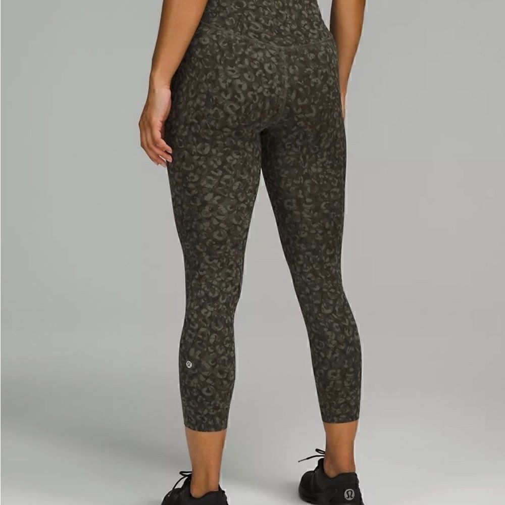 Lululemon Base Pace High-Rise Running Tight 25" - Picture 3 of 7